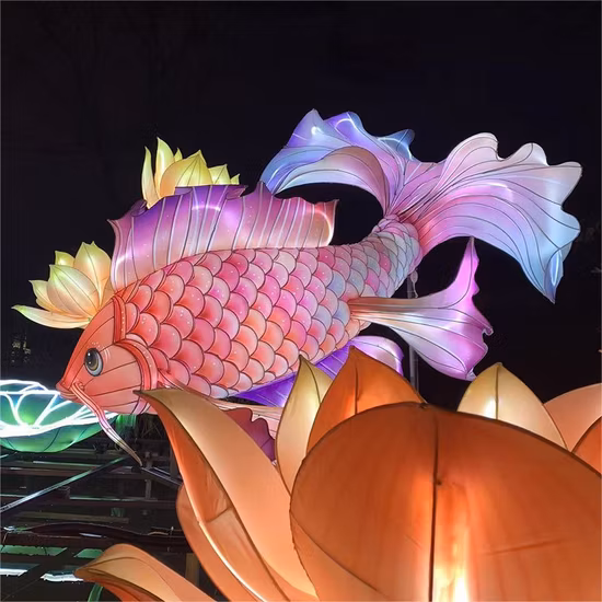 Moderne Laternen im chinesischen Neujahrsdekor